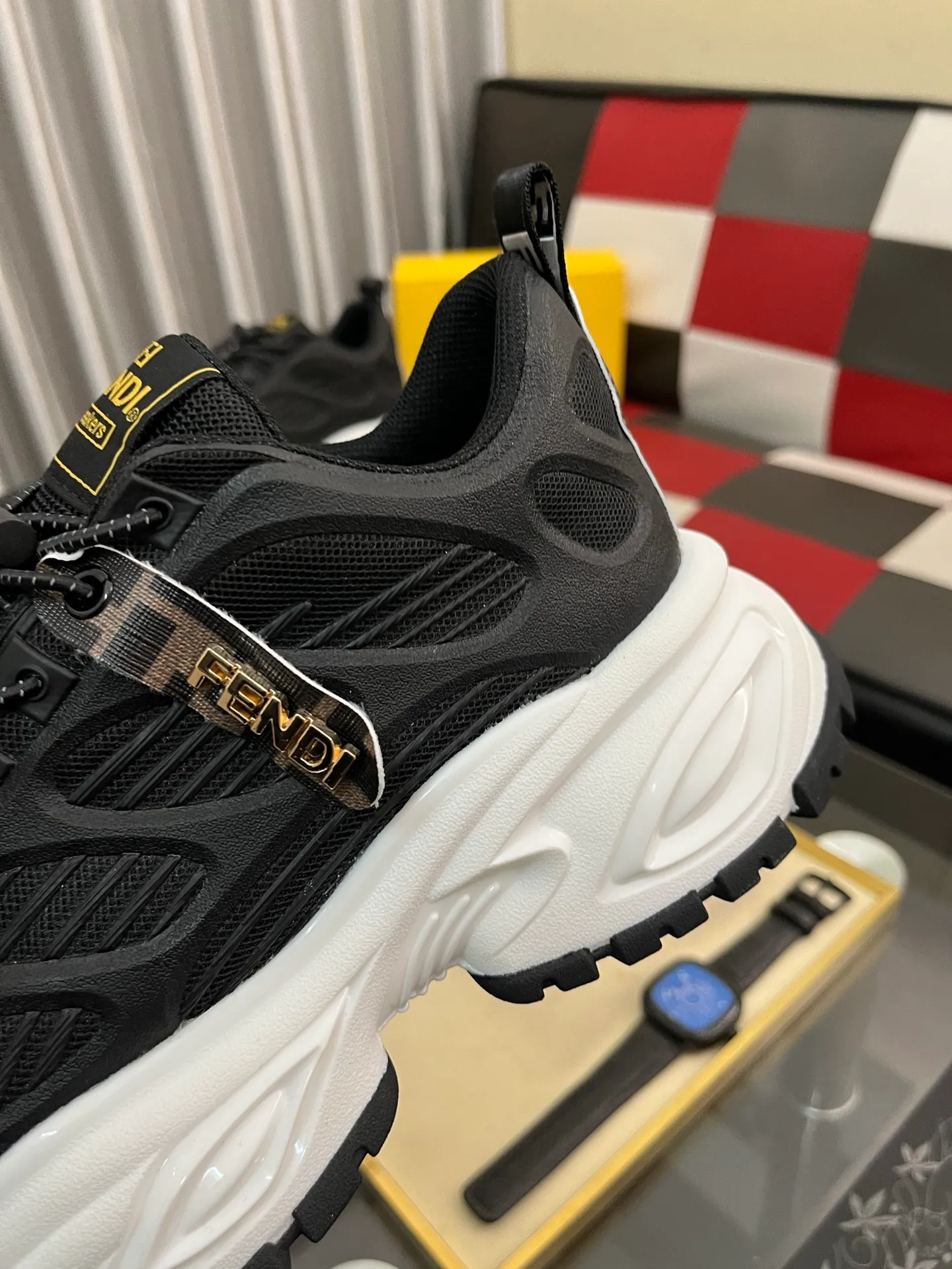Men's Men's Shoes💰438⌚️⌚️[Fendi] Fendi's latest casual shoes for men! Available at counters simultaneously! A one-to-one replica of the original. Made entirely of imported top-grain calfskin, the interior is made of top-grain water-dyed cowhide, and the original factory-supplied rubber outsole. Leading new fashion concepts. Matching code: 38-44 2️⃣colors available